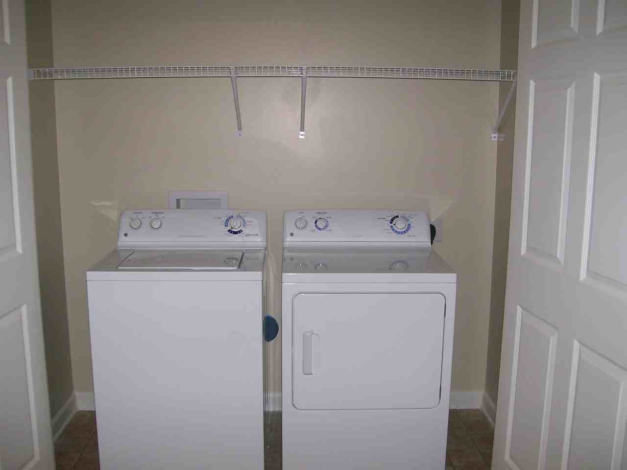 Eastland Place Apartments - Photo 5 of 18