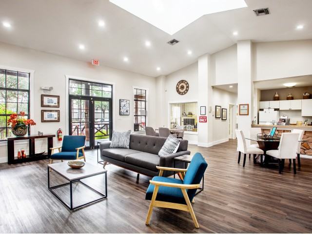 Brandon Crossing - Photo 2 of 23