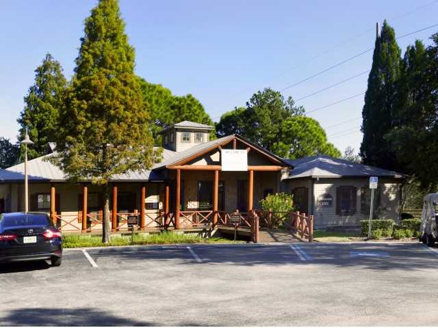 Brandon Crossing - Photo 7 of 23