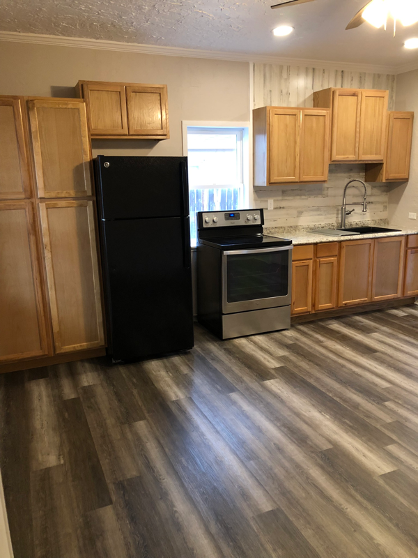507 Douglas St - Photo 2 of 20