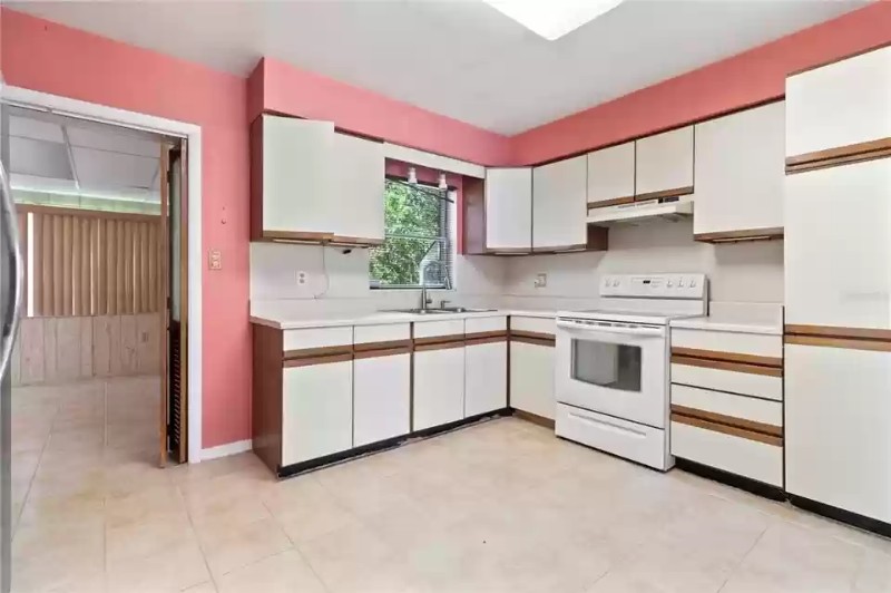 2503 Cetra Ct Fl 33801 - Photo 3 of 12