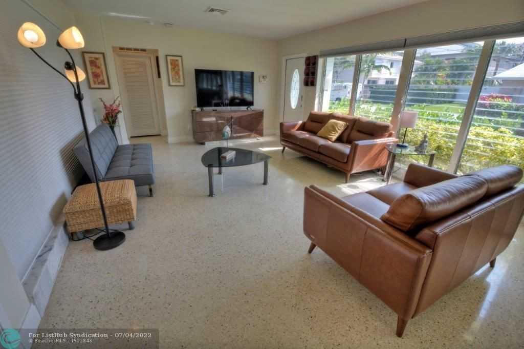 3201 Ne 23rd St - Photo 3 of 6