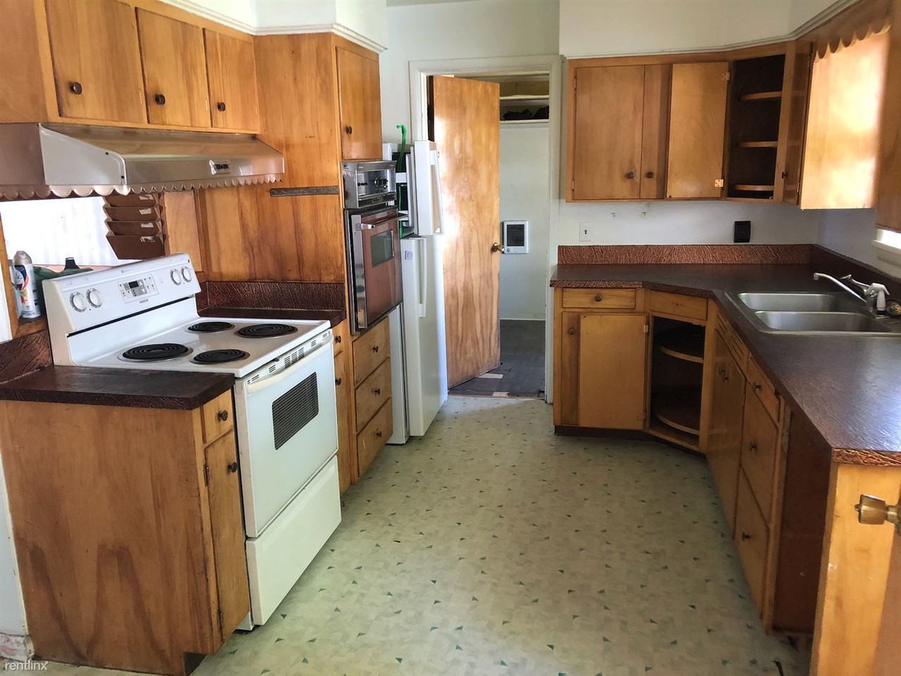 202 S B St - Photo 2 of 9