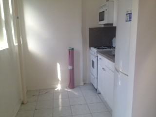 E 50th St