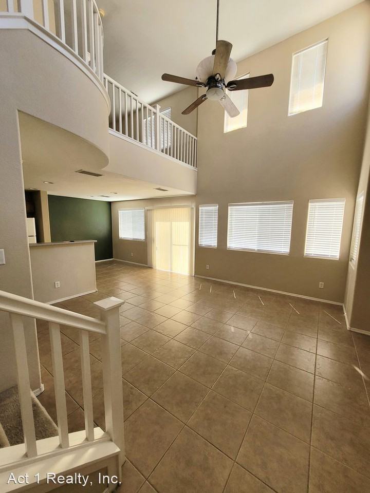 971 Grand Cerritos Ave - Photo 3 of 21