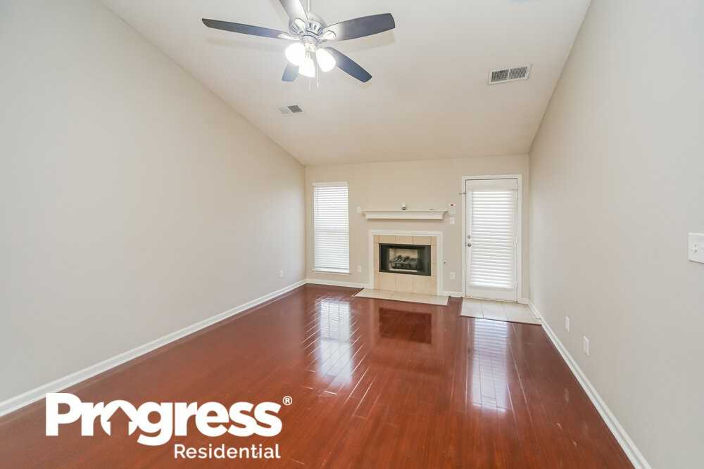 7110 Fernbank Ln - Photo 3 of 17