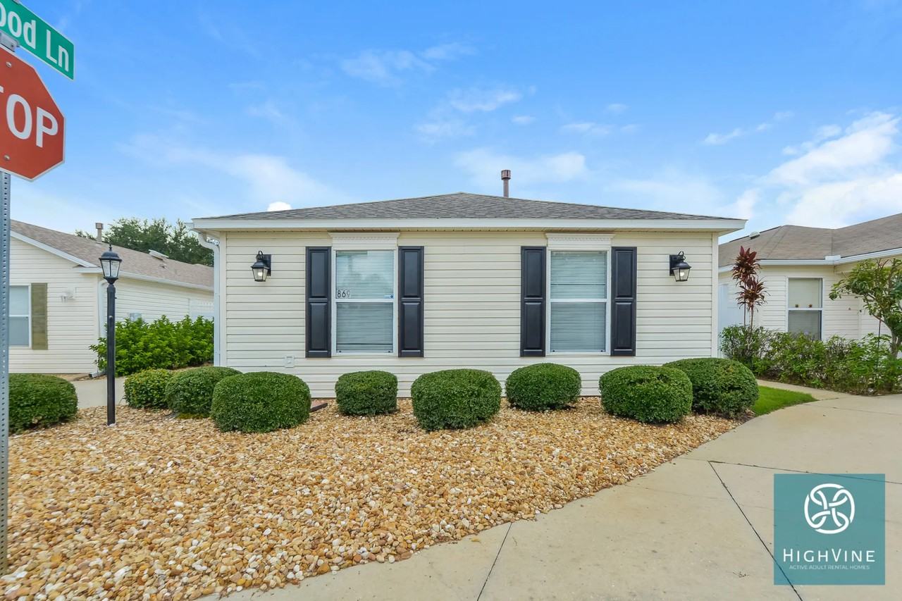 869 Drakeswood Ave - Photo 2 of 15