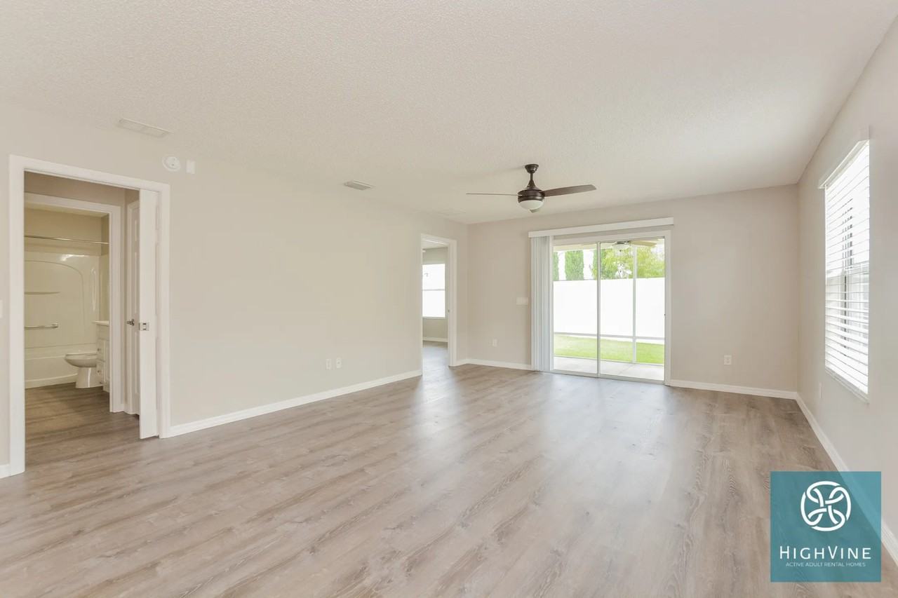 869 Drakeswood Ave - Photo 3 of 15