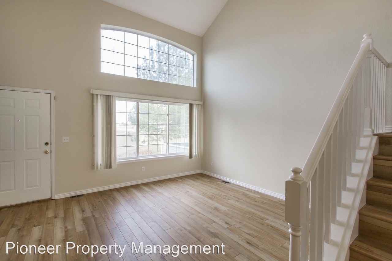 9610 Brentwood Way #A - Photo 3 of 17