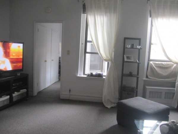 235 E 60th St #4R - Photo 2 of 2