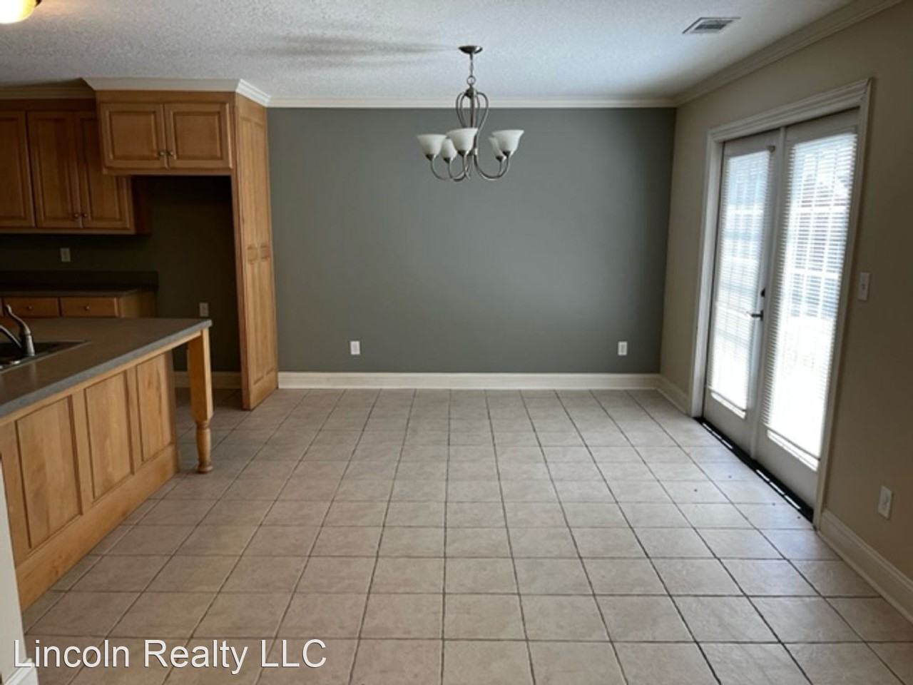 4902 Liberty Cir - Photo 3 of 12