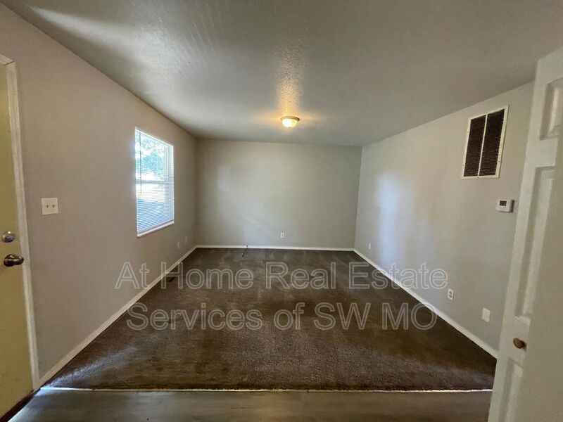 900 S Crutcher Ave #1 - Photo 3 of 7