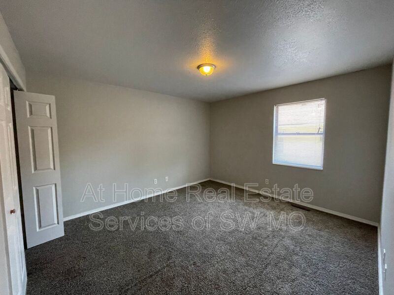 900 S Crutcher Ave #1 - Photo 5 of 7