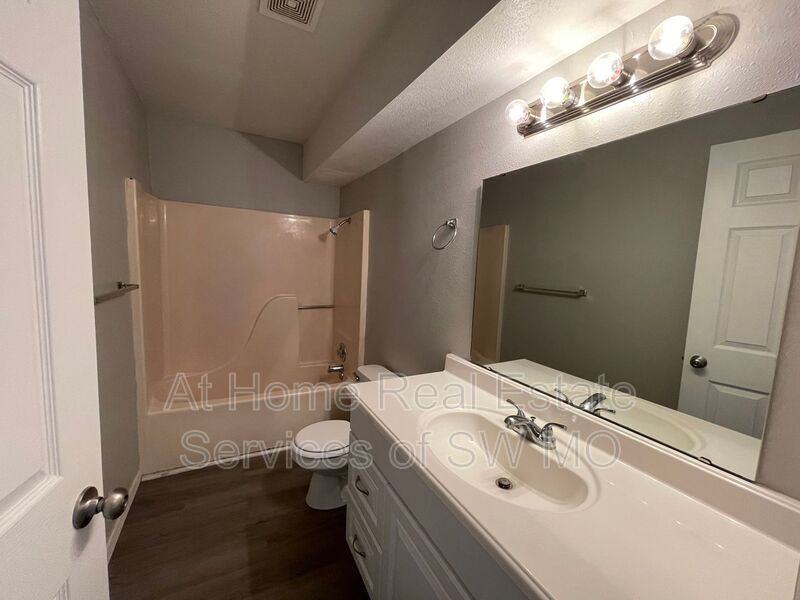 900 S Crutcher Ave #1 - Photo 7 of 7