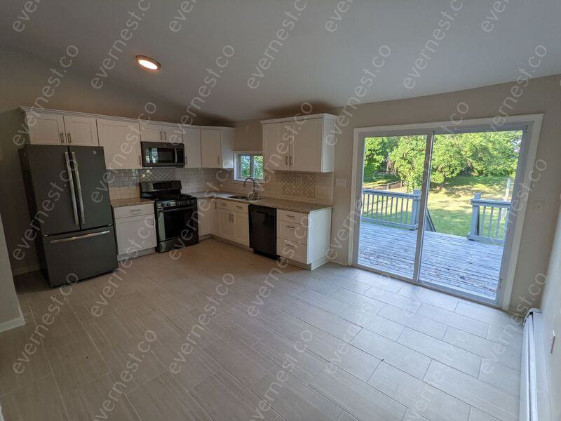 321 Renshaw Ave - Photo 2 of 14