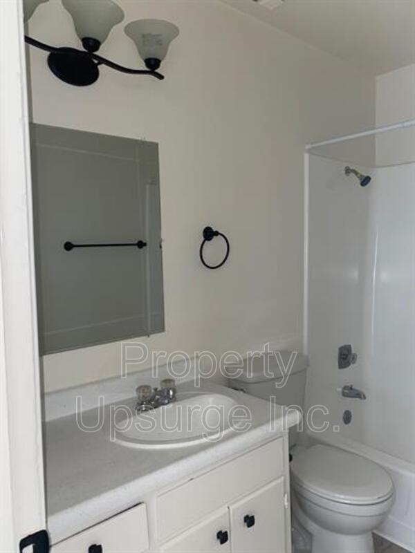 83 Mono Ave - Photo 3 of 9