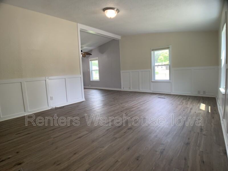 4202 Ne 3rd St - Photo 2 of 17