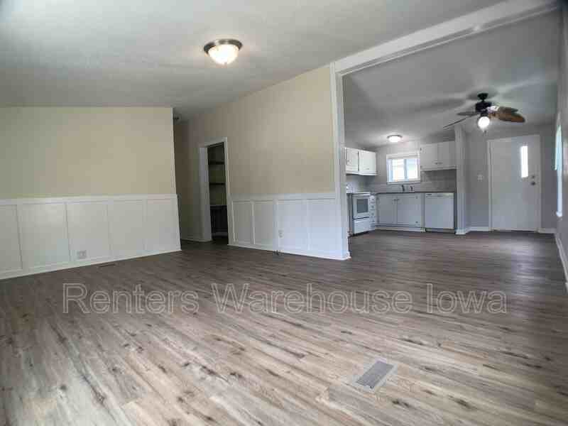 4202 Ne 3rd St - Photo 3 of 17