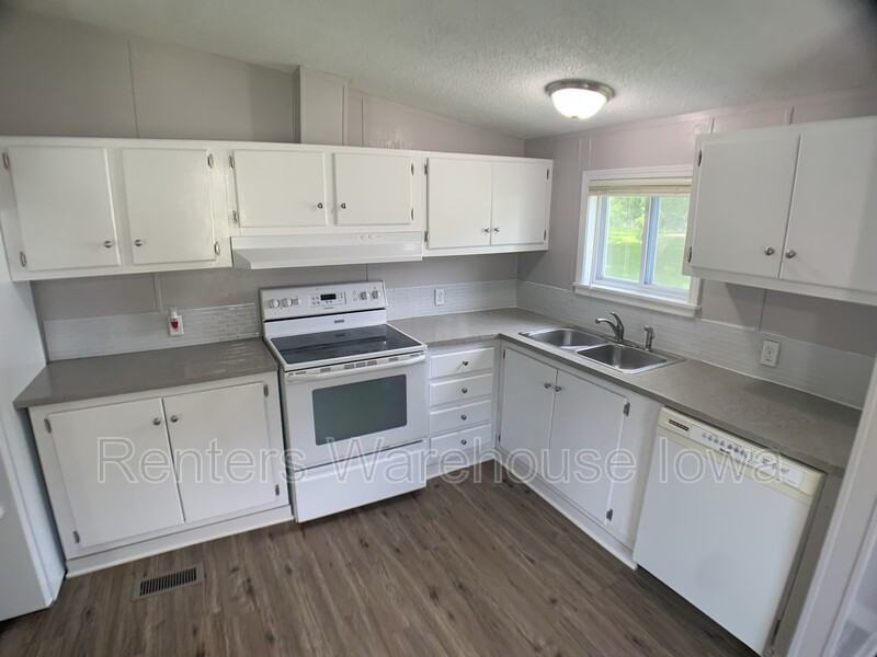 4202 Ne 3rd St - Photo 5 of 17