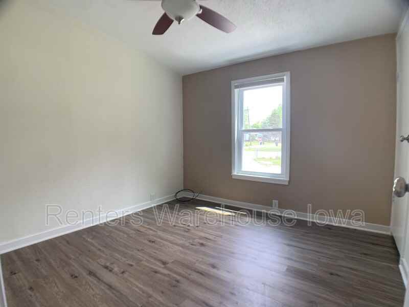 4202 Ne 3rd St - Photo 6 of 17