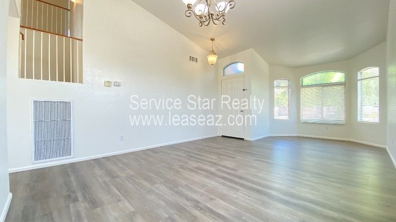 7805 S 46th Dr - Photo 7 of 34