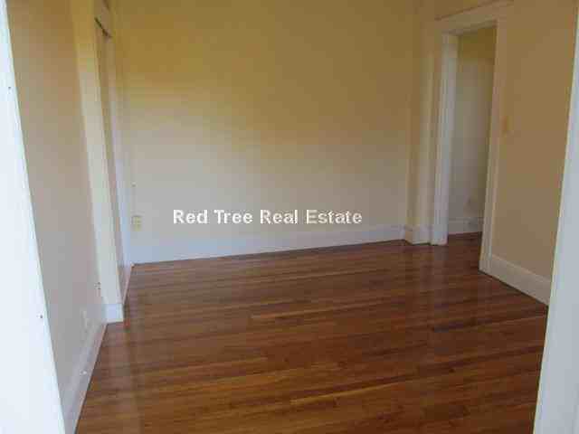 127 Washington St #22 - Photo 4 of 10