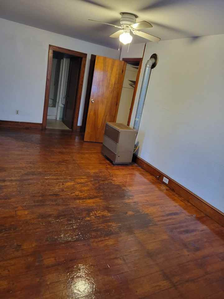 162 Beech St - Photo 3 of 9