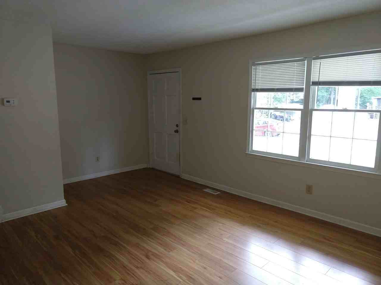 304 Holtz Ln - Photo 3 of 29