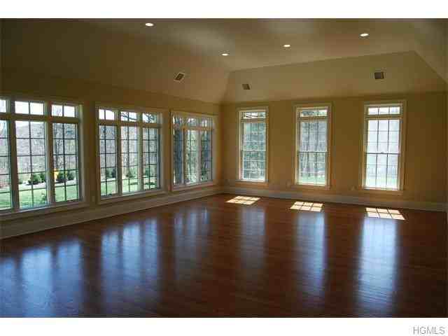 506 Wood Rd - Photo 3 of 19