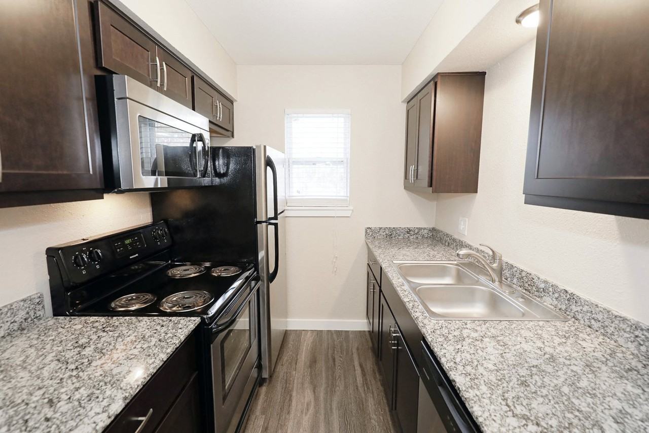 Bennett Pointe - Photo 4 of 17