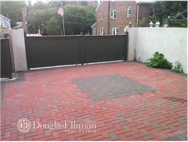 5911 Tyndall Ave #2 - Photo 3 of 5