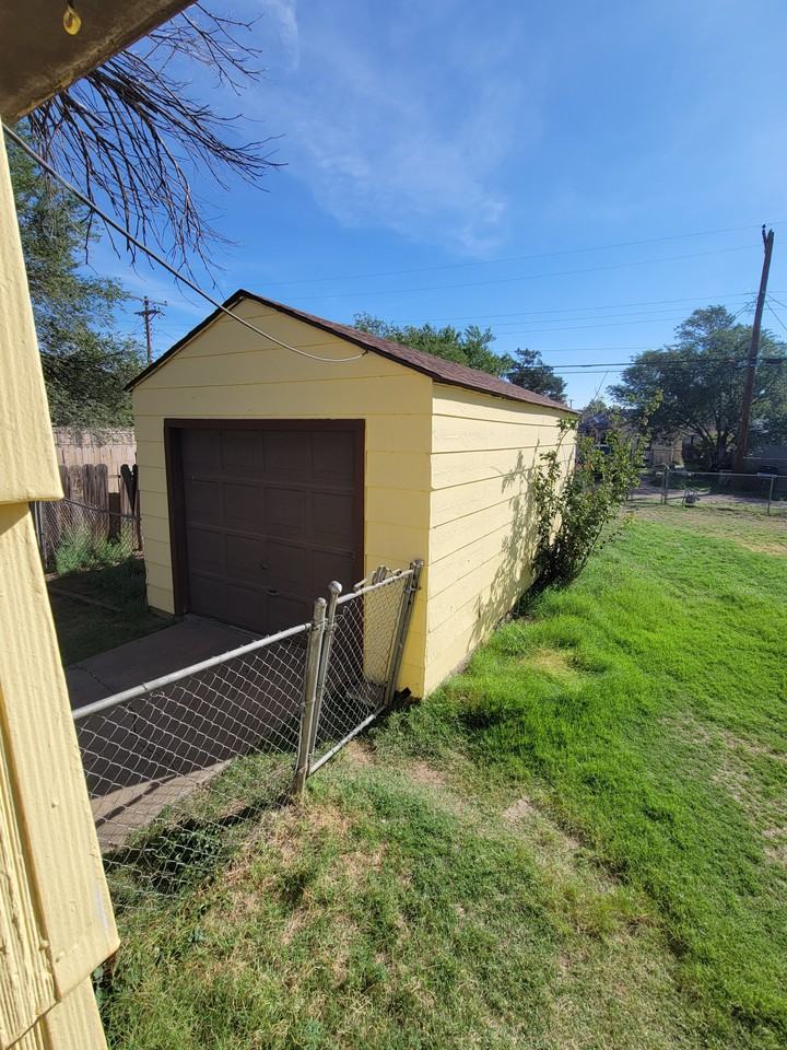 4803 Crockett St #1 - Photo 7 of 8