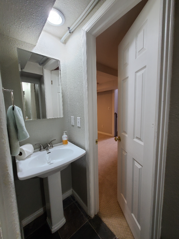 629 Quitman St - Photo 4 of 7