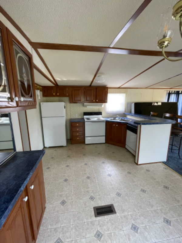 338 Pearl Ln - Photo 2 of 16