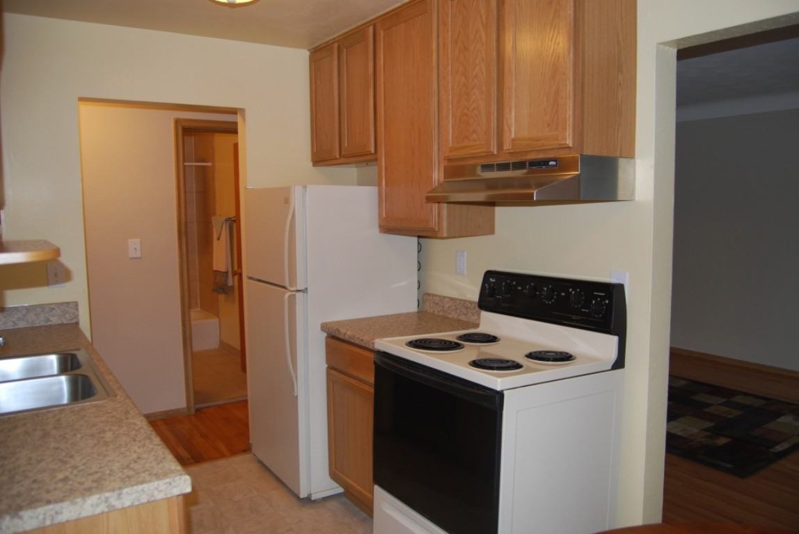 Norfolk Place Apt-1704 - Photo 3 of 12