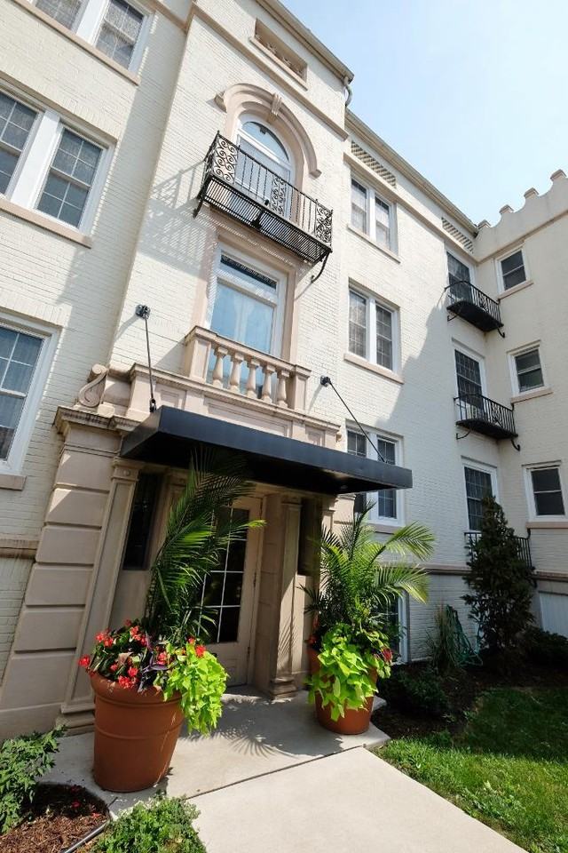 Granada1456 Apartments 1456 Lagoon Ave, Minneapolis, MN 55408 Zumper