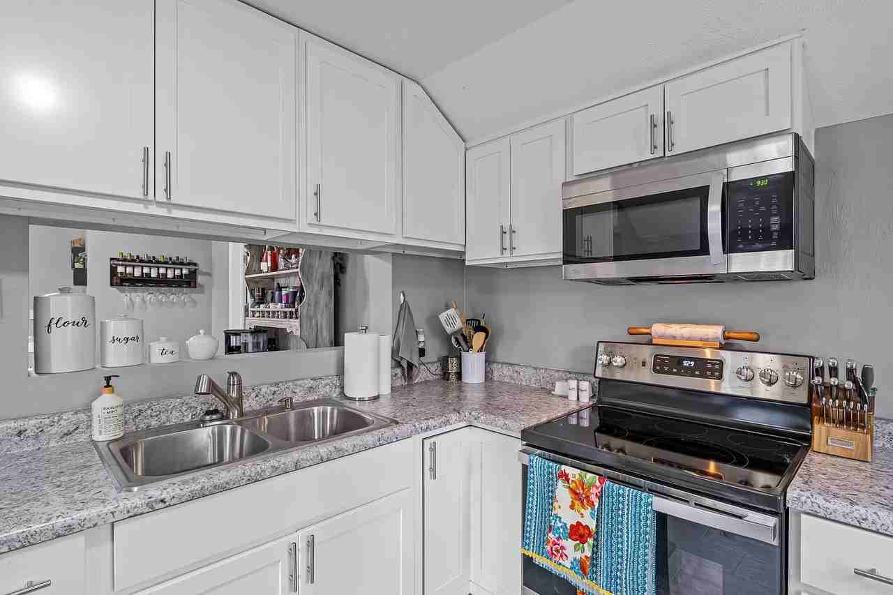 516 Worden Street Southeast - Photo 3 of 10