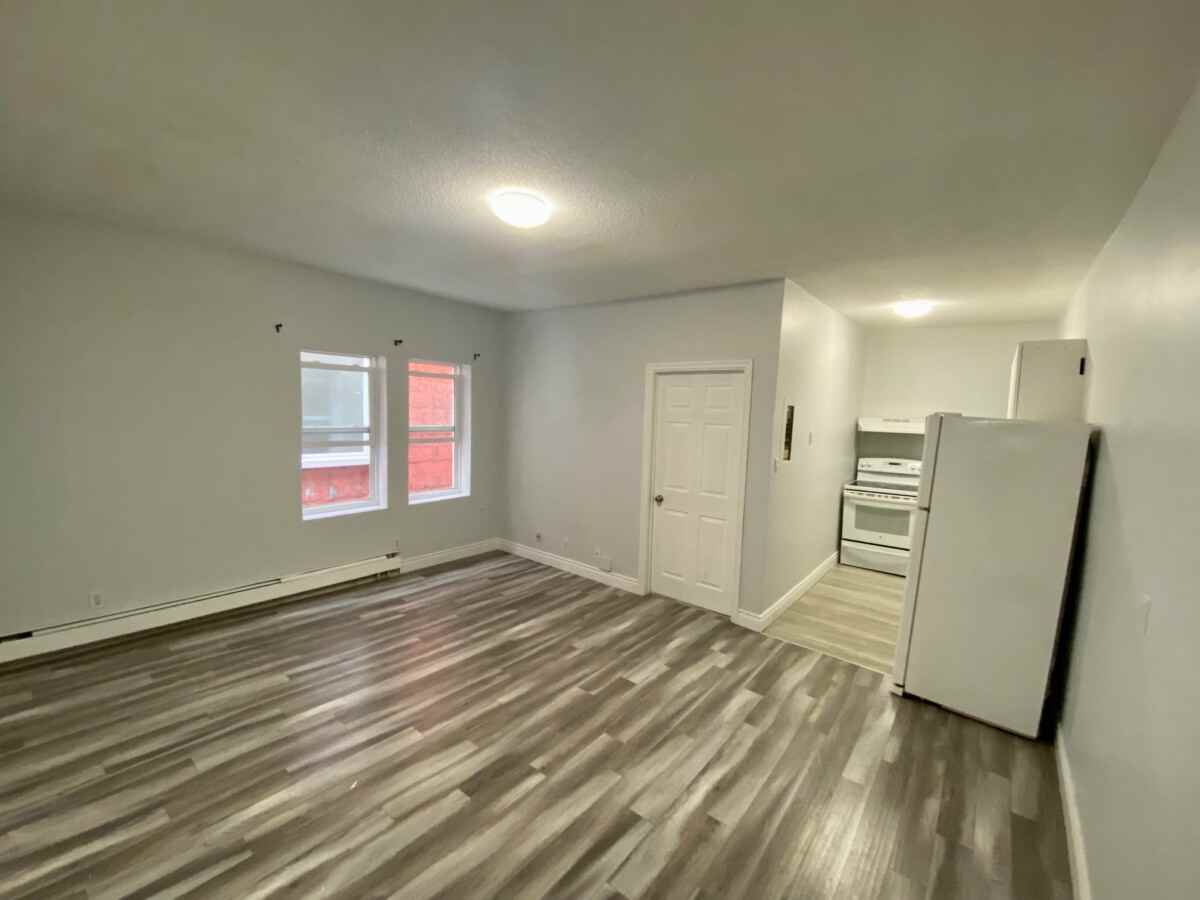 581 Pierre Unit 4 - Photo 2 of 12