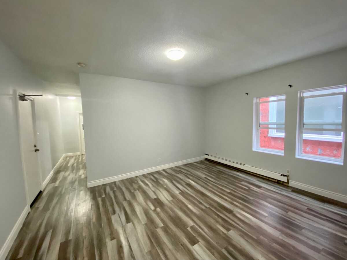 581 Pierre Unit 4 - Photo 3 of 12