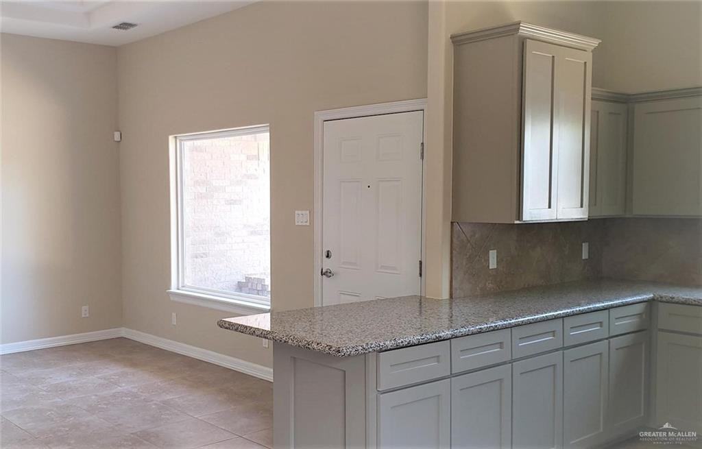 507 Paul Drive - Photo 3 of 11