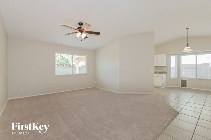 2541 W Tenbrook Way - Photo 2 of 15