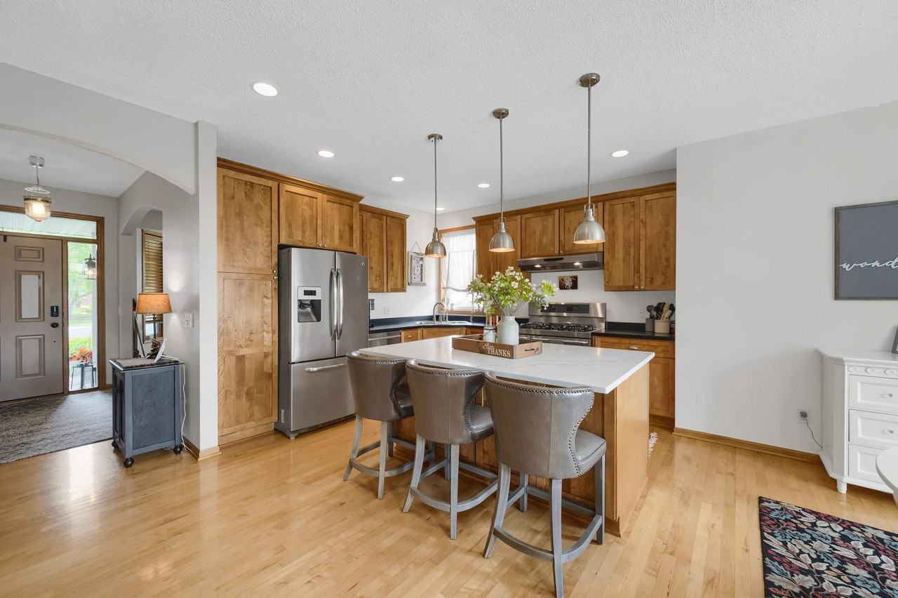 1803 Westchester Avenue - Photo 3 of 24