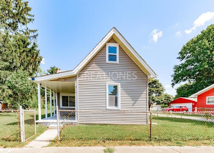 516 W Green St - Photo 2 of 18