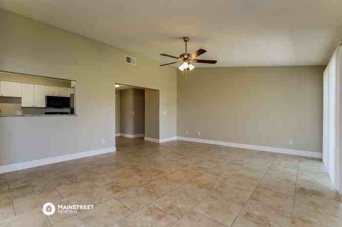 2624 Ne 21st Ct - Photo 3 of 16