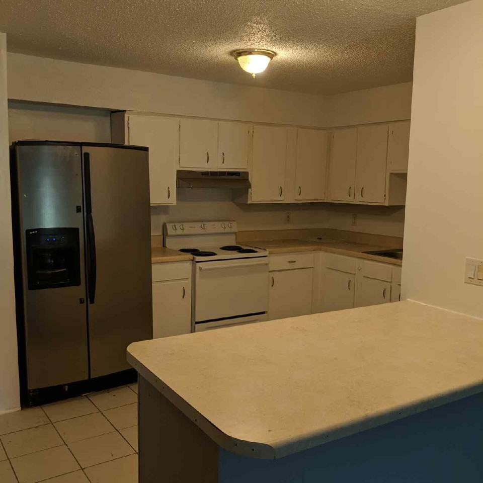 1079 Harold Dr #1 - Photo 4 of 6