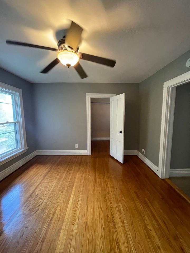 189 Gregory St #UP - Photo 7 of 18