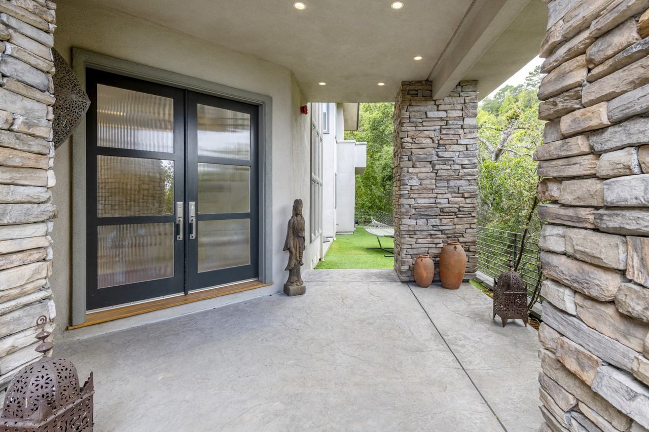 700 Glenloch Way - Photo 2 of 28