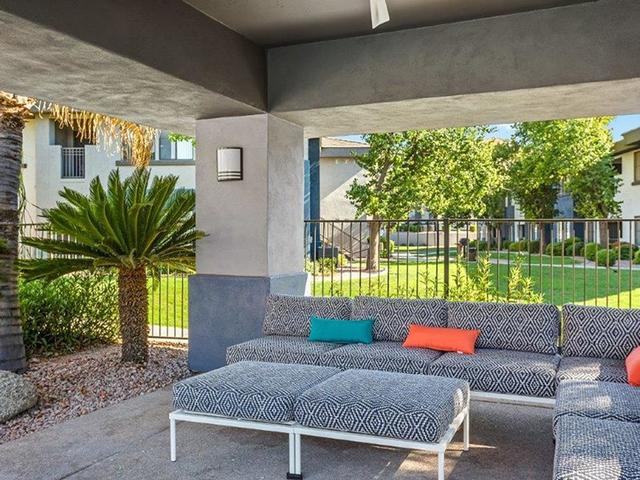 7611 S 36th St - Photo 4 of 17