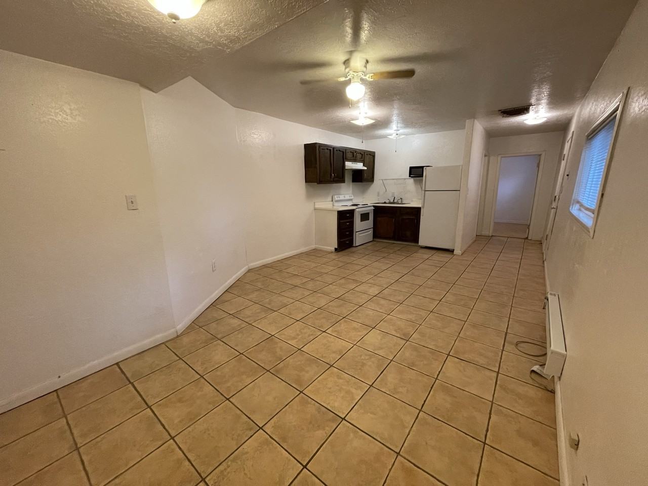 618 Jefferson St Ne #D - Photo 2 of 21