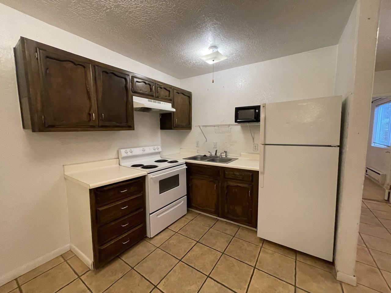 618 Jefferson St Ne #D - Photo 7 of 21